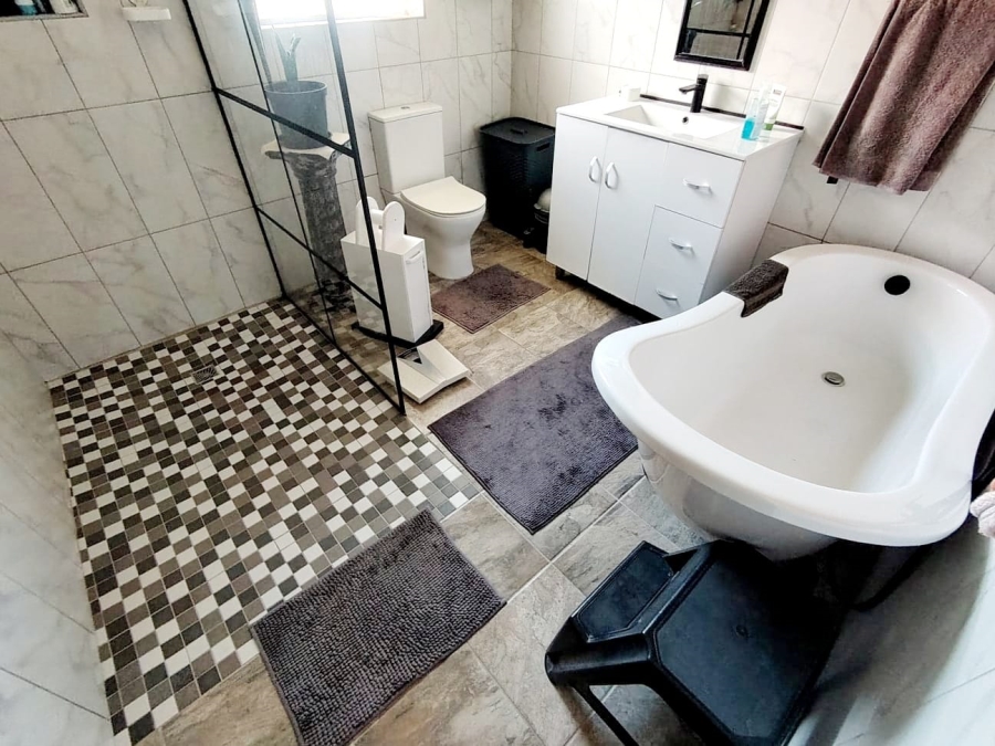 3 Bedroom Property for Sale in Cambridge Eastern Cape